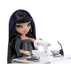 Rainbow High Pop Kim Nguyen -Knuffel Poppen Paradijs 1994710 bb01fbee